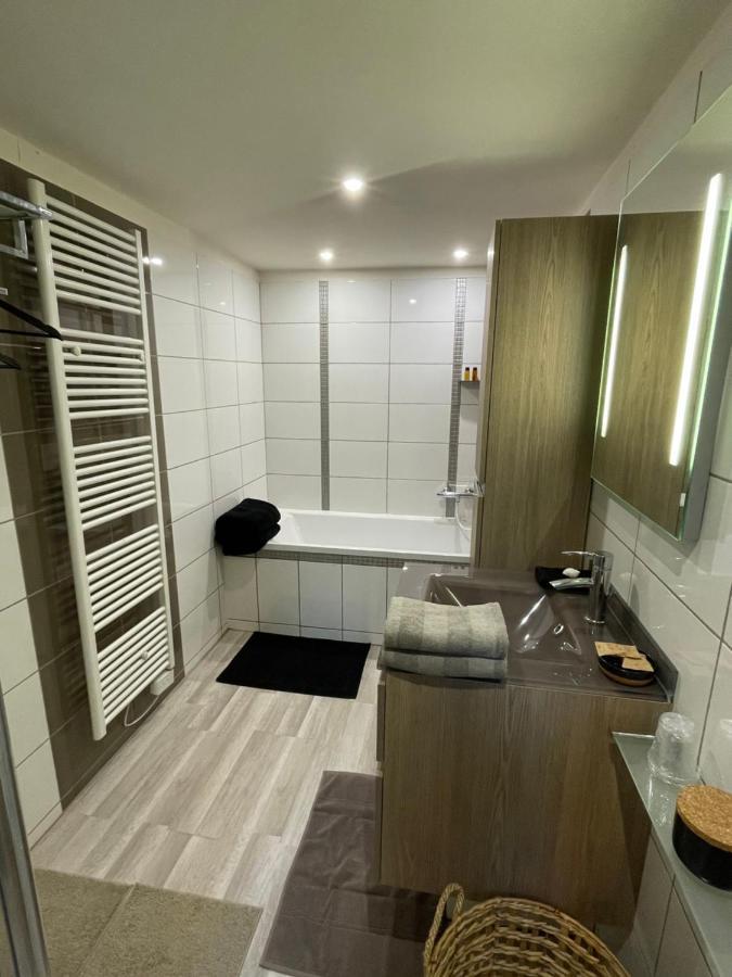 Love Suites & Spa "Le Loft" Avec Jacuzzi Privatif Medis Luaran gambar