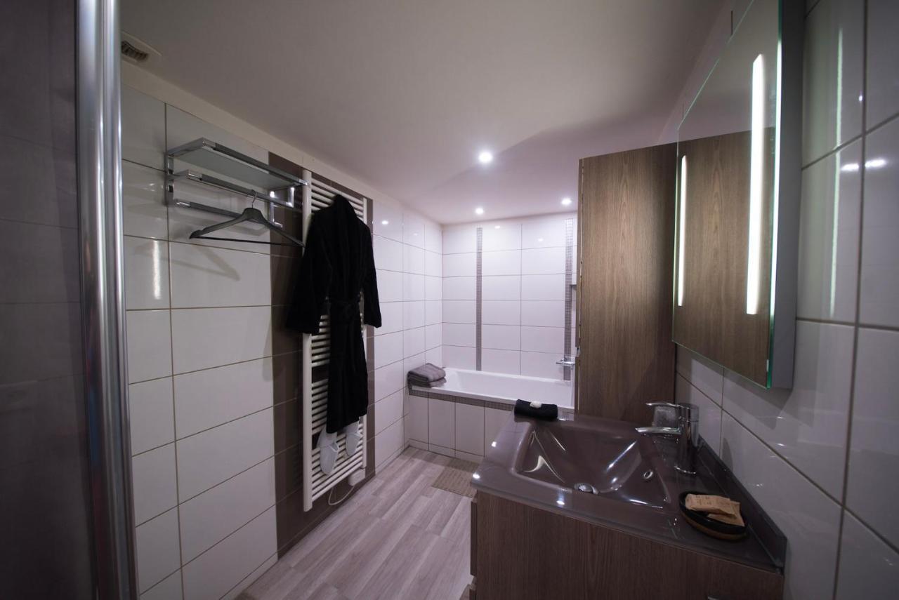 Love Suites & Spa "Le Loft" Avec Jacuzzi Privatif Medis Luaran gambar