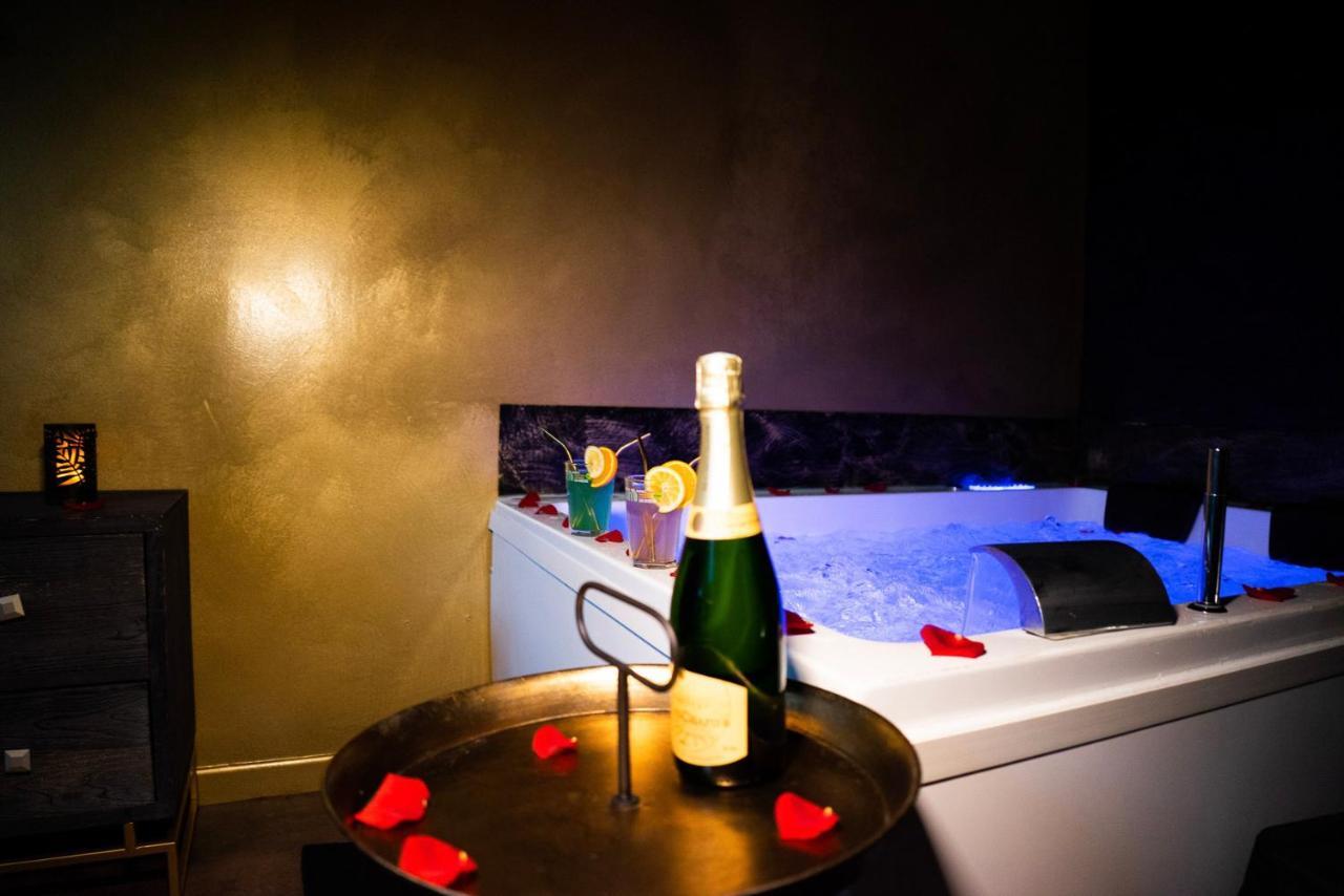 Love Suites & Spa "Le Loft" Avec Jacuzzi Privatif Medis Luaran gambar