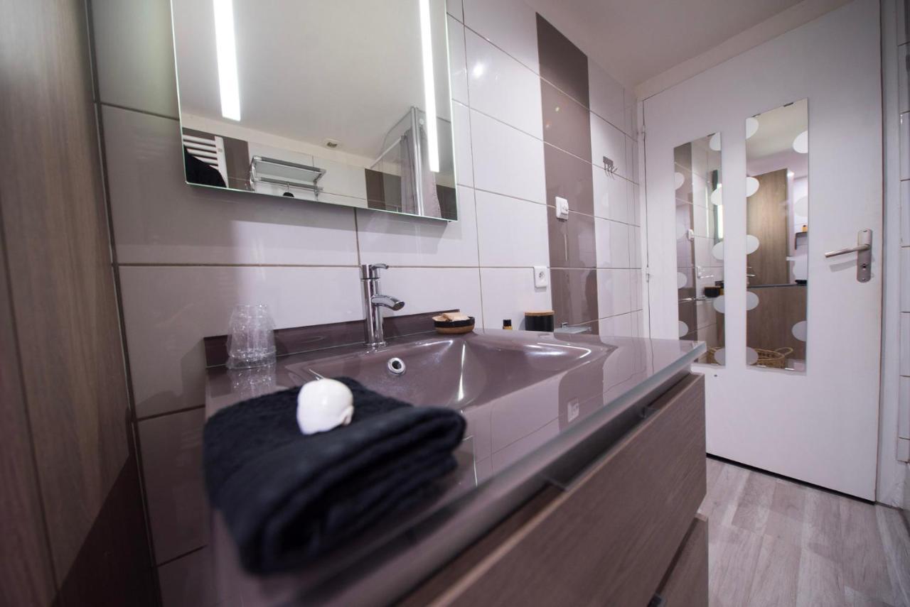 Love Suites & Spa "Le Loft" Avec Jacuzzi Privatif Medis Luaran gambar