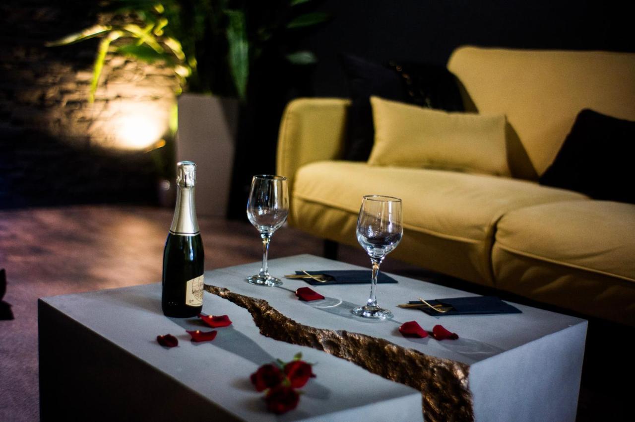 Love Suites & Spa "Le Loft" Avec Jacuzzi Privatif Medis Luaran gambar